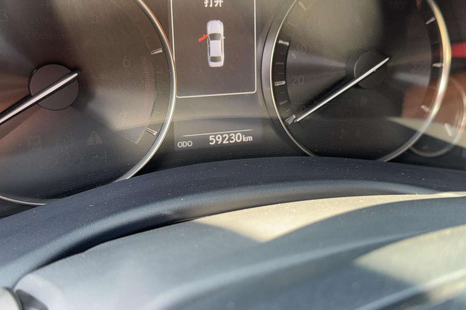 Used Lexus GS 2016 300h Premier Edition Odometer Close Up
