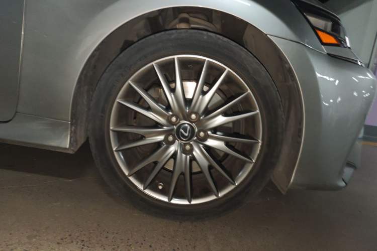 Used Lexus GS 2016 200t F SPORT Right Front Wheel Hub