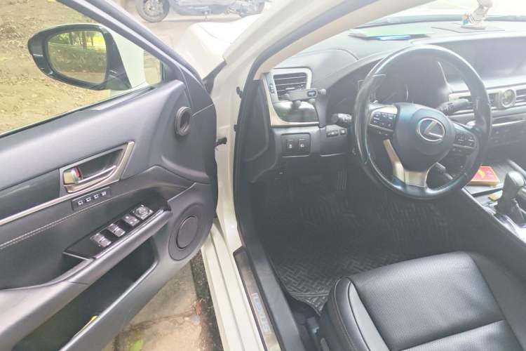 Used Lexus GS 2016 200T Leading Edition Driver Seat