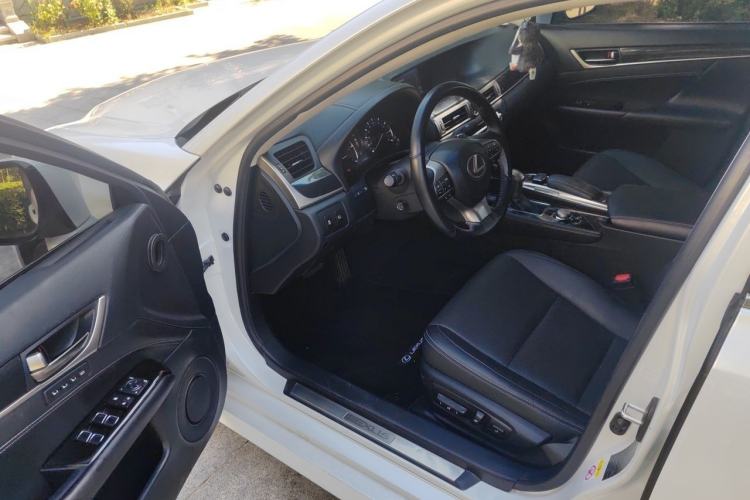 Used Lexus GS 2016 200T Leading Edition Driver Seat