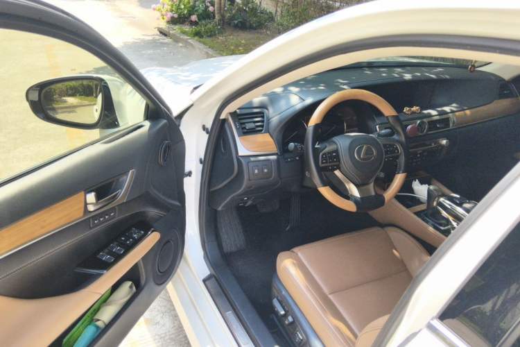 Used Lexus GS 2016 300h Luxury Edition Driver Seat