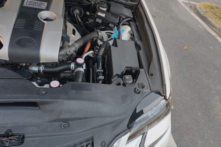 Used Lexus GS 2016 300h Premier Edition Engine Bay Left