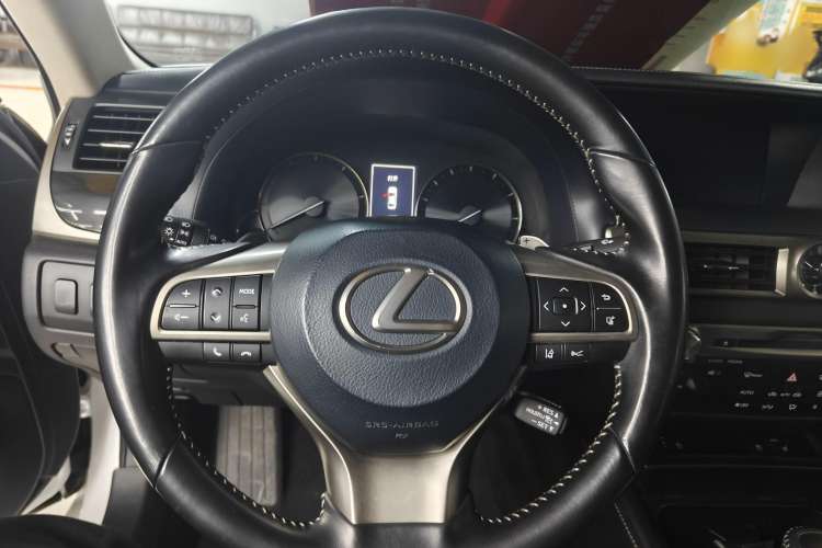 Used Lexus GS 2016 200T Leading Edition Interior 1