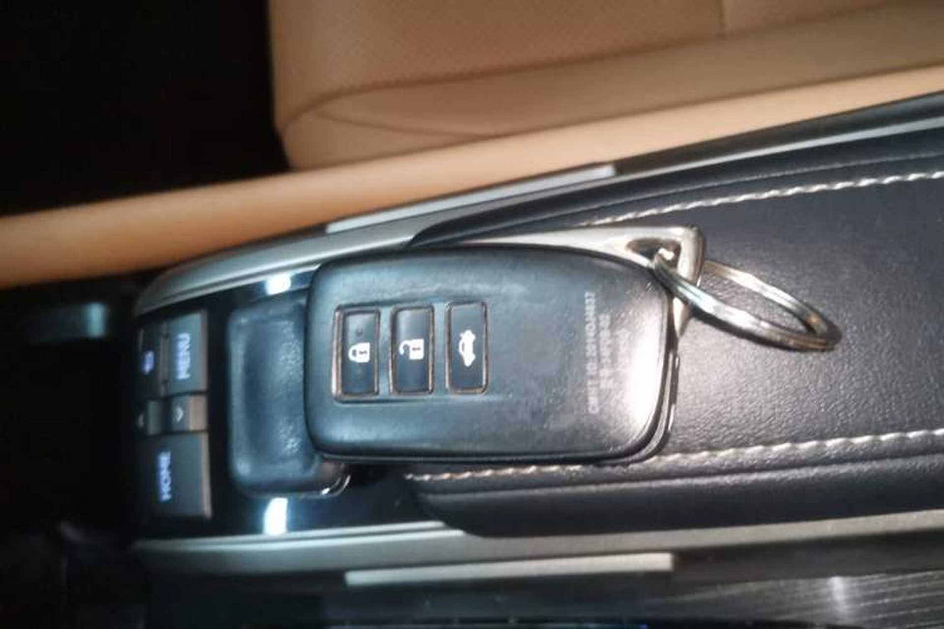 Used Lexus GS 2016 300h Premier Edition Interior 1