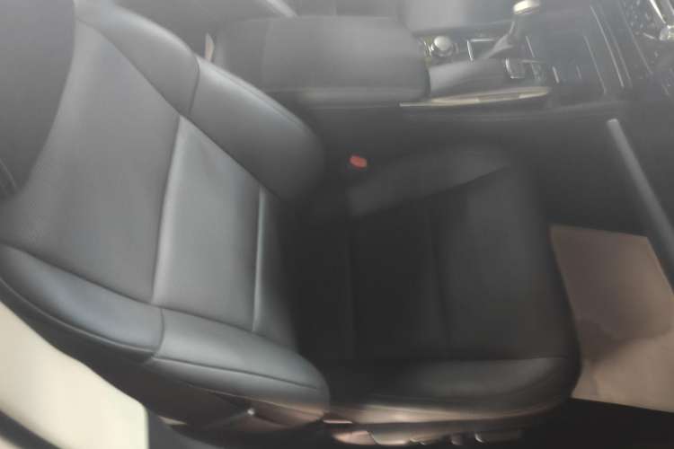 Used Lexus GS 2016 200T Leading Edition Interior 6