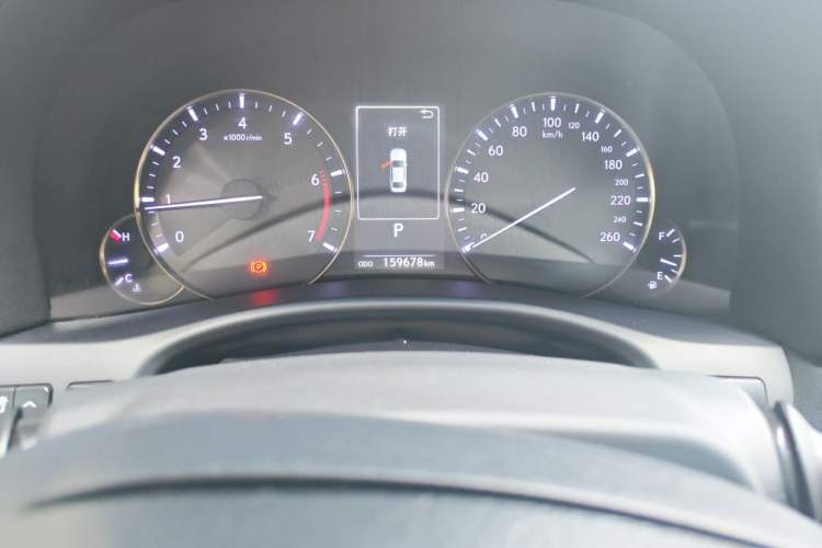 Used Lexus GS 2016 200T Leading Edition Odometer Close Up