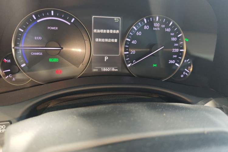 Used Lexus GS 2016 300h Premier Edition Odometer Close Up