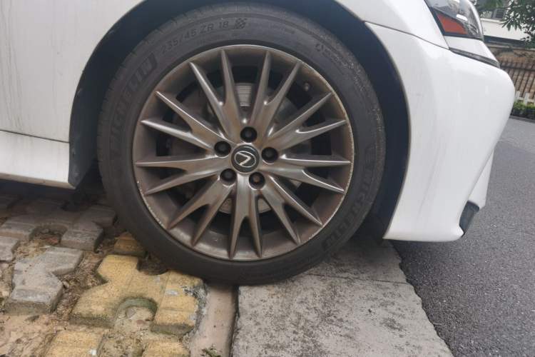 Used Lexus GS 2016 200t F SPORT Right Front Wheel Hub