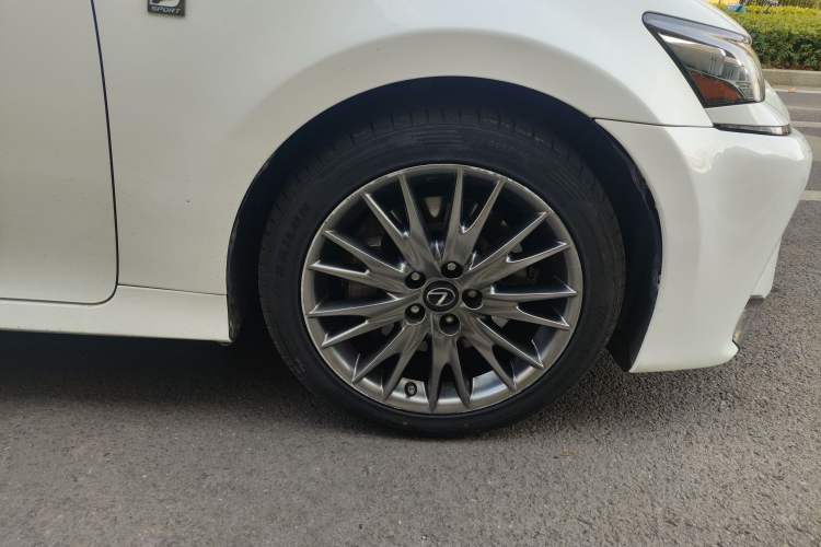 Used Lexus GS 2016 200t F SPORT Right Front Wheel Hub