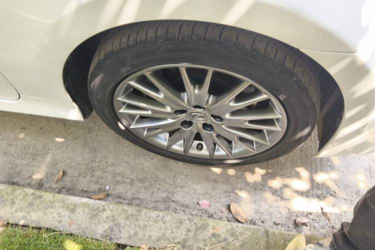 Used Lexus GS 2016 300h Luxury Edition Right Front Wheel Hub