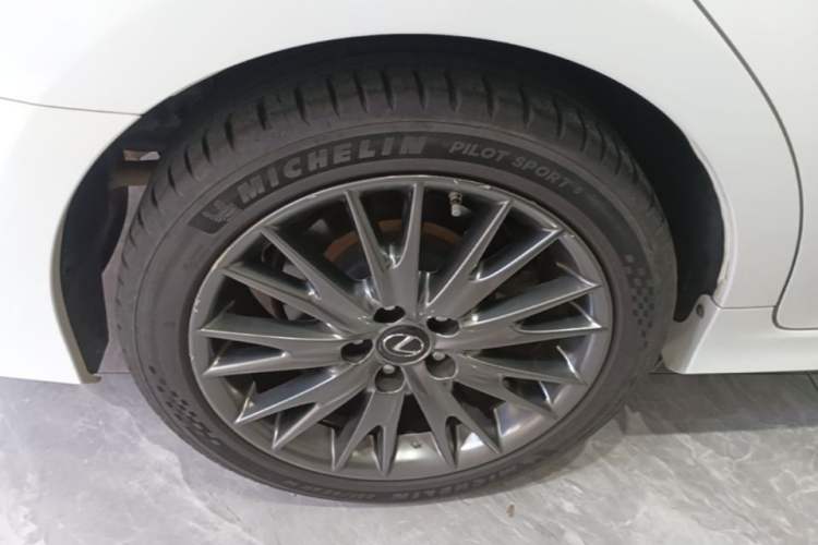 Used Lexus GS 2016 200t F SPORT Right Rear Wheel Hub