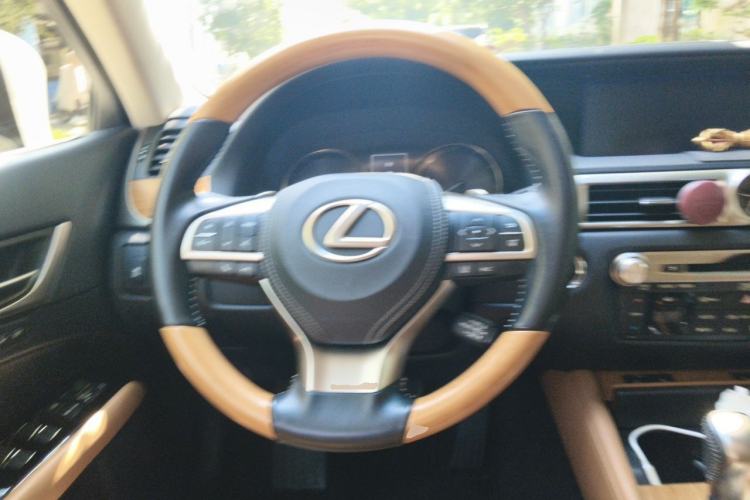 Used Lexus GS 2016 300h Luxury Edition Steering Wheel
