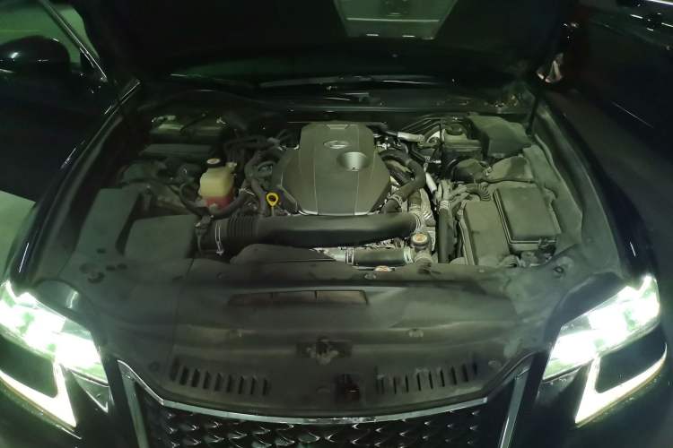 Used Lexus GS 2017 300 F SPORT Engine Bay