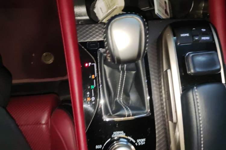 Used Lexus GS 2017 300 F SPORT Gear Lever
