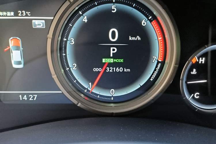 Used Lexus GS 2017 300 F SPORT Odometer Close Up