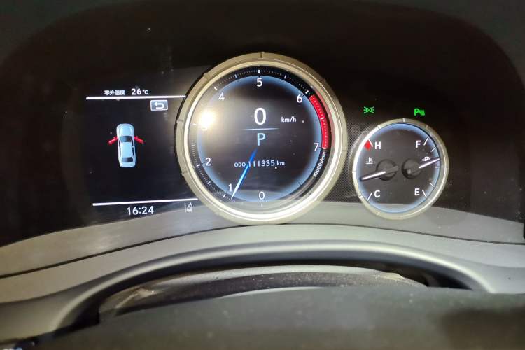Used Lexus GS 2017 300 F SPORT Odometer Close Up