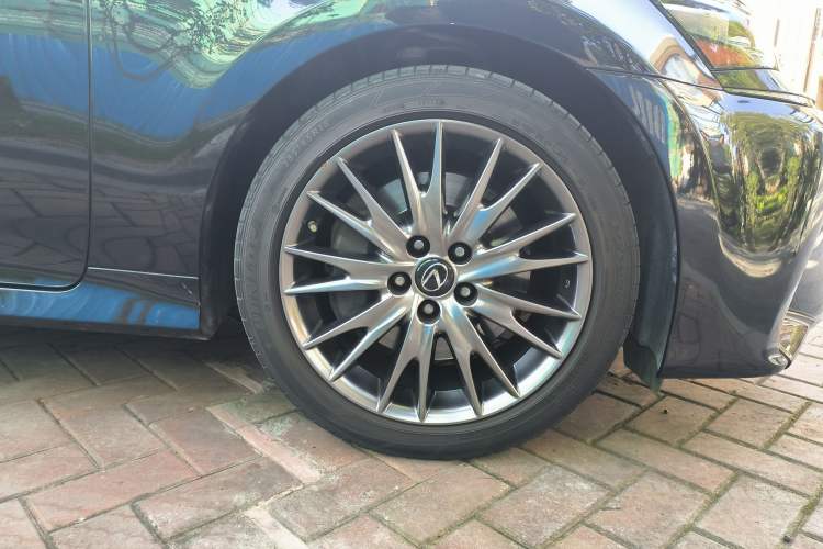 Used Lexus GS 2017 300 F SPORT Right Front Wheel Hub