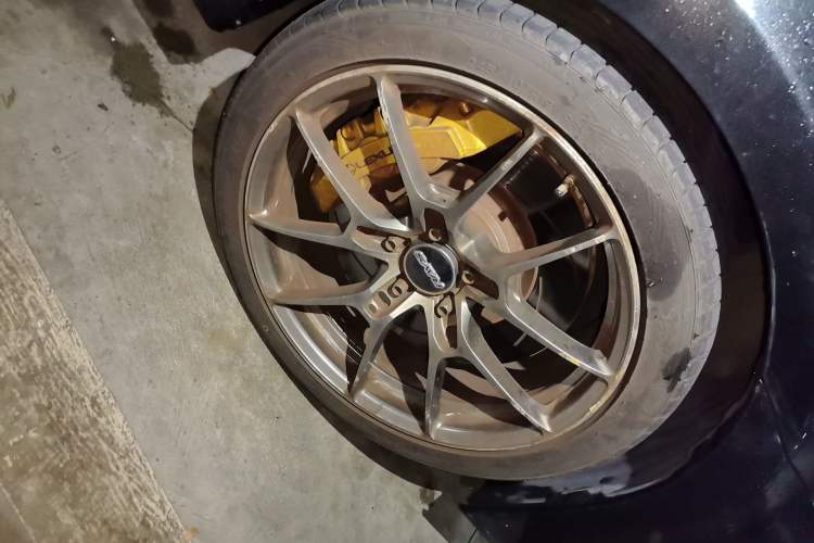 Used Lexus GS 2017 300 F SPORT Right Front Wheel Hub