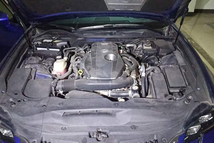 Used Lexus GS 2017 300 F SPORT Engine Bay