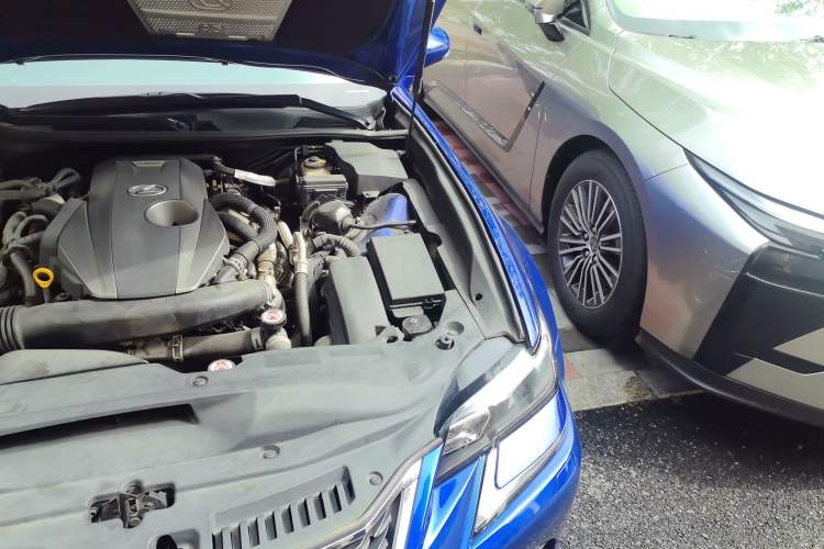 Used Lexus GS 2017 300 F SPORT Engine Bay Left