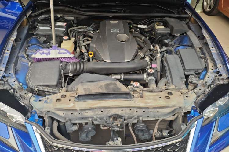 Used Lexus GS 2017 300 F SPORT Engine Bay