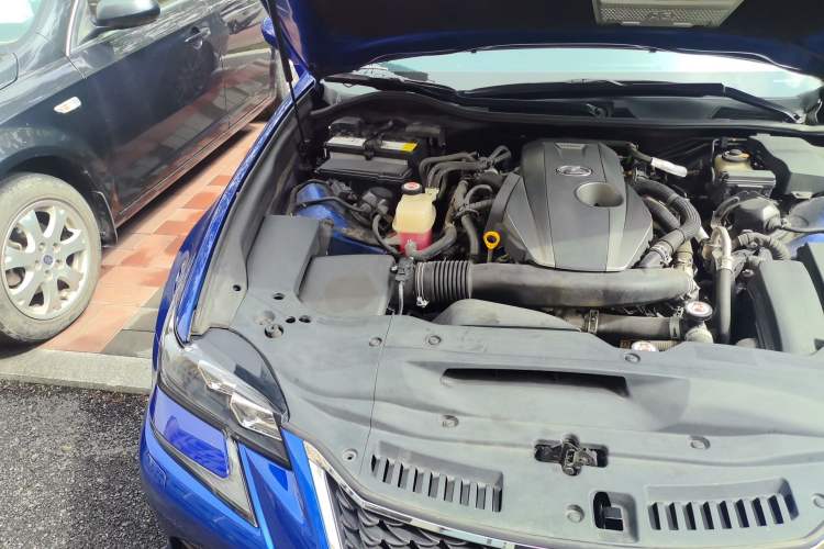 Used Lexus GS 2017 300 F SPORT Engine Bay Right