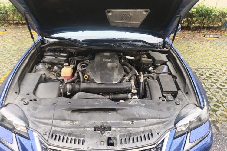 Used Lexus GS 2017 300 F SPORT Engine Bay