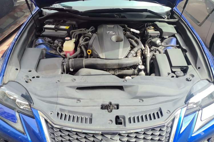 Used Lexus GS 2017 300 F SPORT Engine Bay