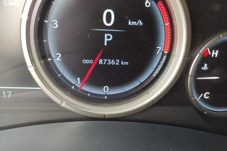 Used Lexus GS 2017 300 F SPORT Odometer Close Up