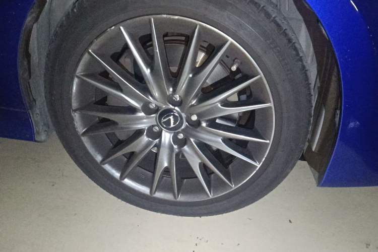 Used Lexus GS 2017 300 F SPORT Right Front Wheel Hub