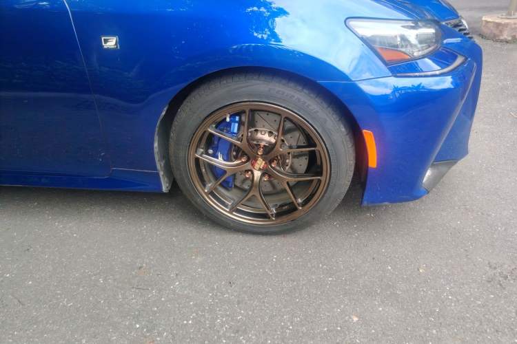 Used Lexus GS 2017 300 F SPORT Right Front Wheel Hub