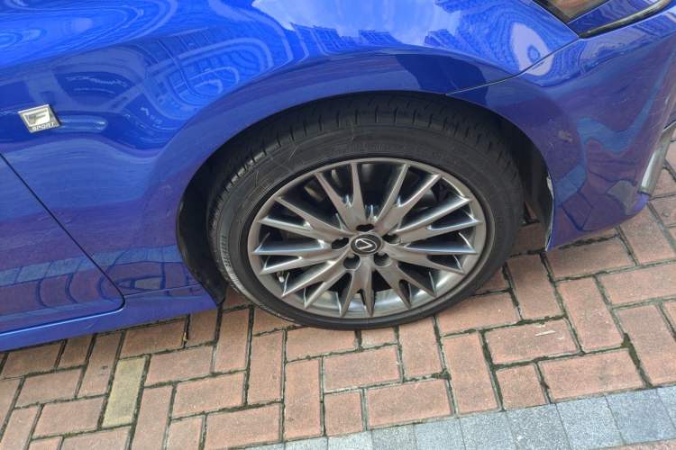 Used Lexus GS 2017 300 F SPORT Right Front Wheel Hub