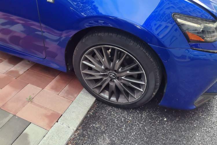 Used Lexus GS 2017 300 F SPORT Right Front Wheel Hub