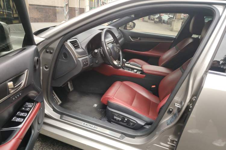 Used Lexus GS 2017 300 F SPORT Driver Seat