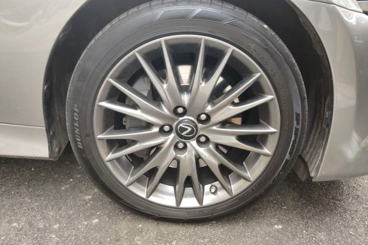 Used Lexus GS 2017 300 F SPORT Right Front Wheel Hub