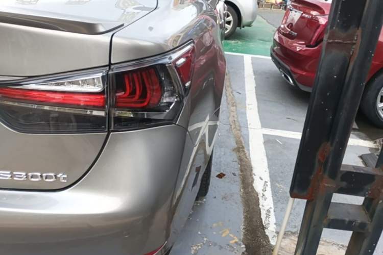Used Lexus GS 2017 300 F SPORT Right Rear Taillight