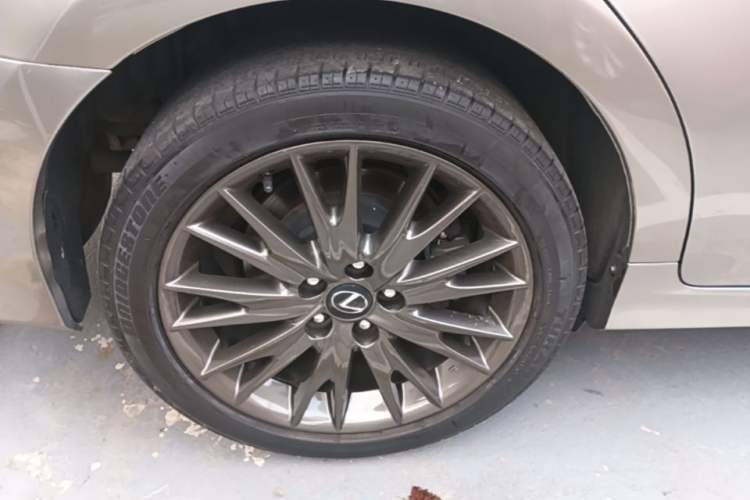 Used Lexus GS 2017 300 F SPORT Right Rear Wheel Hub