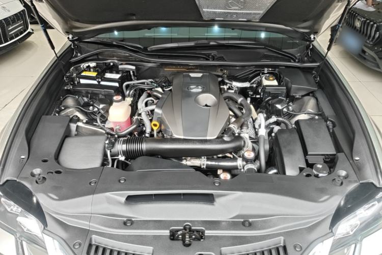 Used Lexus GS 2017 300 F SPORT Engine Bay