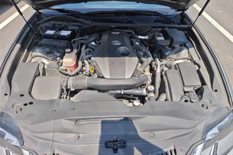 Used Lexus GS 2017 300 F SPORT Engine Bay