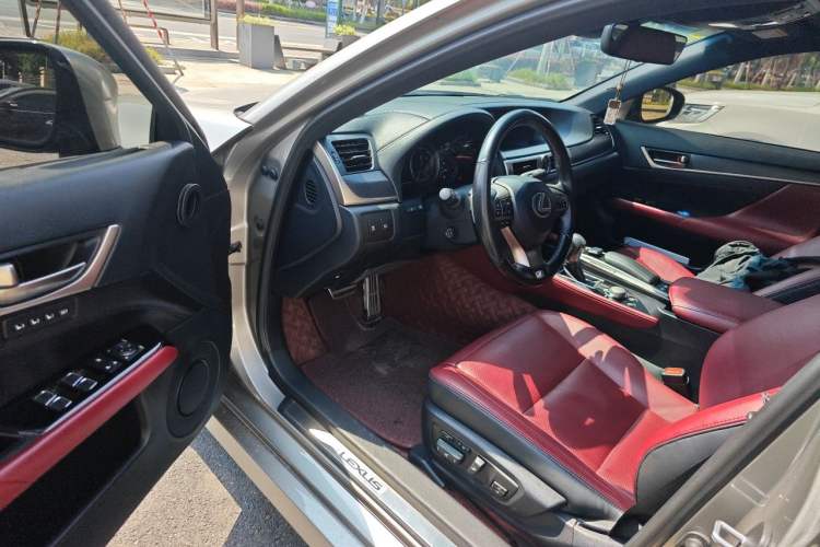 Used Lexus GS 2017 300 F SPORT Interior 3