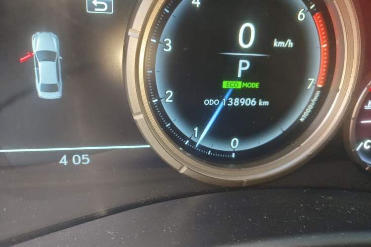Used Lexus GS 2017 300 F SPORT Odometer Close Up