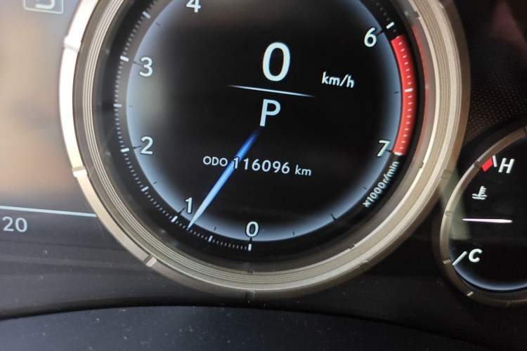 Used Lexus GS 2017 300 F SPORT Odometer Close Up