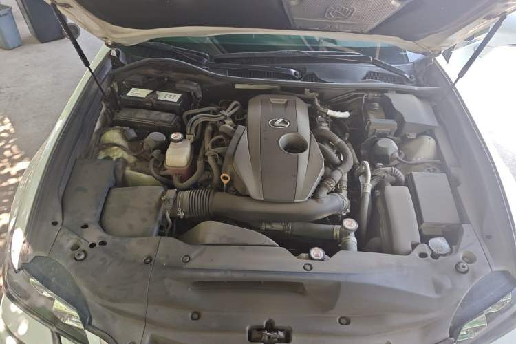 Used Lexus GS 2017 300 F SPORT Engine Bay