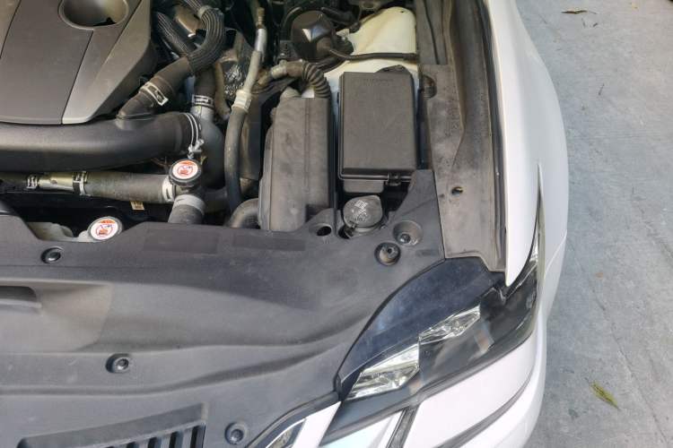 Used Lexus GS 2017 300 F SPORT Engine Bay Left