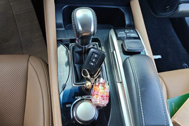 Used Lexus GS 2017 300 Leading Edition Gear Lever