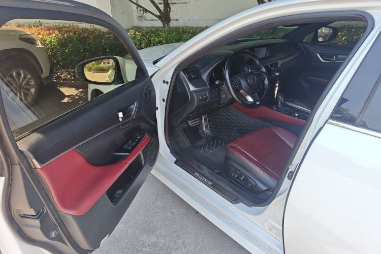 Used Lexus GS 2017 300 F SPORT Interior 3