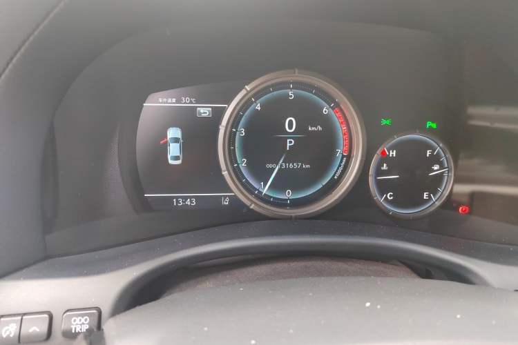 Used Lexus GS 2017 300 F SPORT Odometer Close Up