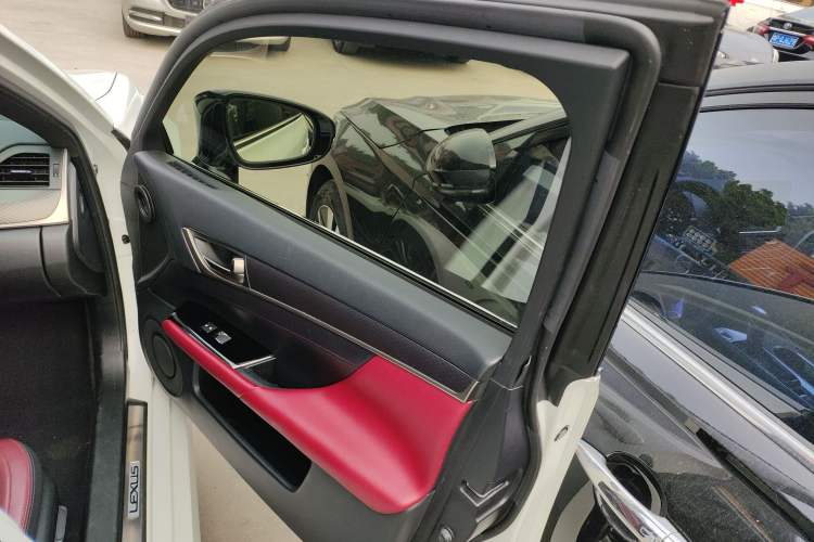 Used Lexus GS 2017 300 F SPORT Right Front Door Interior