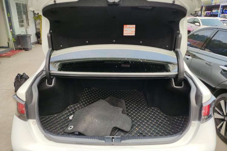 Used Lexus GS 2017 300 F SPORT Trunk