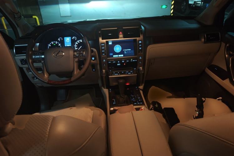Used Lexus GX 2010 460 Center Console